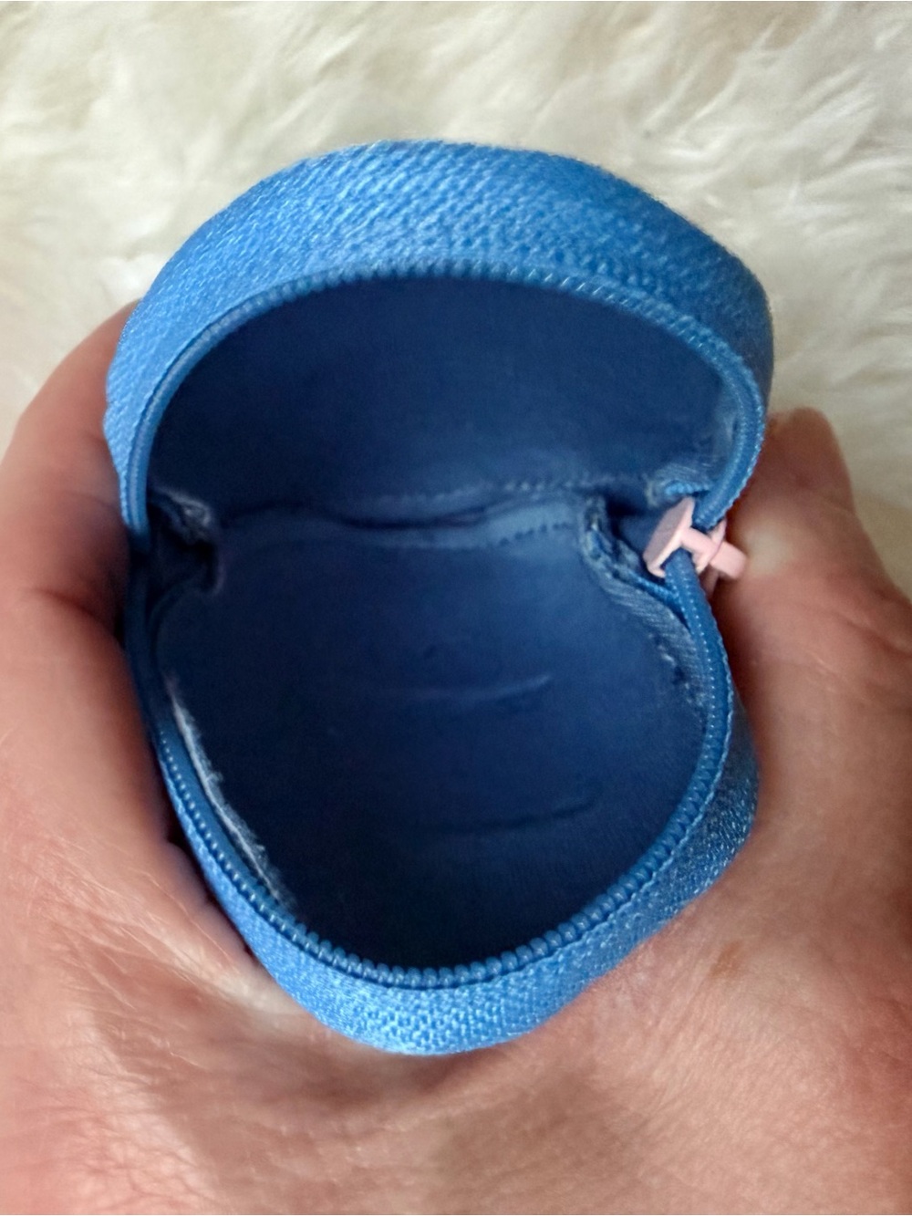 POUCH ONLY Chanel La Crème Main Hand Cream Limited Edition Denim. NEW in Bag/Box - Picture 15 of 16